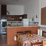 Chill Hill & Private - Peach Garden Hostel *
