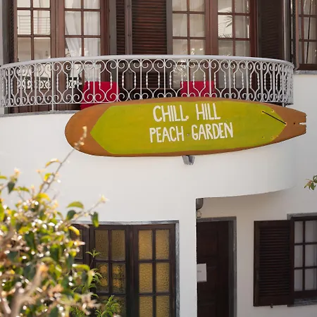 Hostel Chill Hill & Private - Peach Garden Ericeira