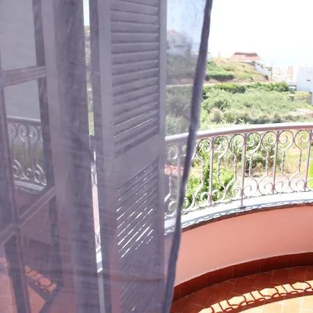Chill Hill & Private - Peach Garden Hostel *