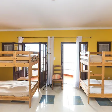 Chill Hill & Private - Peach Garden Hostel Ericeira