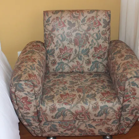 Hostal Chill Hill & Private - Peach Garden Ericeira