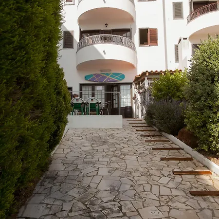 Chill Hill & Private - Peach Garden Hostal Ericeira