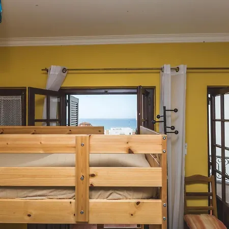 Chill Hill & Private - Peach Garden Hostel Ericeira