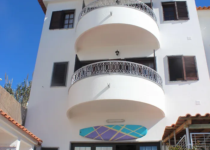 Hostel Chill Hill & Private - Peach Garden Ericeira