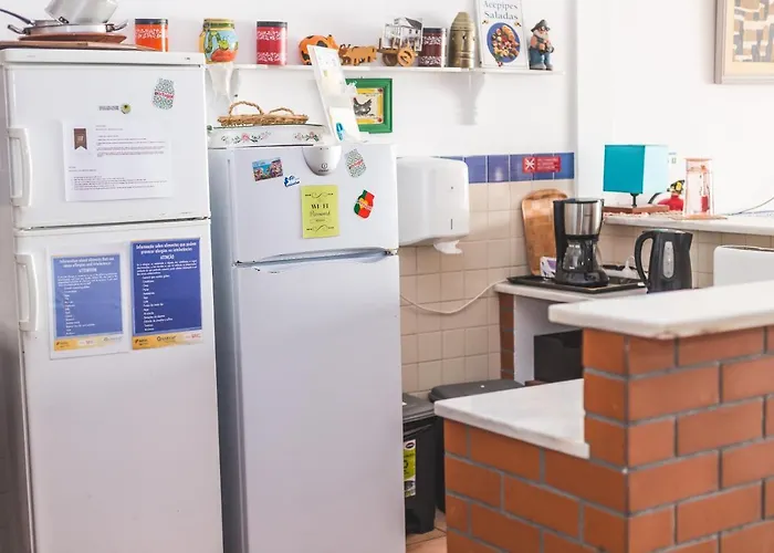 Хостел Chill Hill & Private - Peach Garden Эрисейра