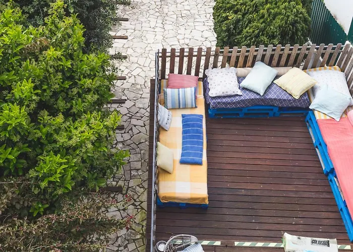 Hostel Chill Hill & Private - Peach Garden Ericeira
